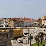 Casinha De Sao Pedro Apartment *